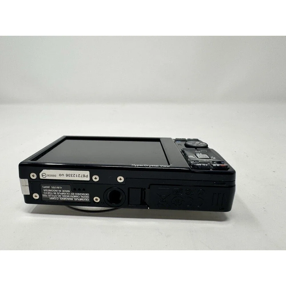 Olympus Stylus 7000 12 MP Digital Camera, 7x Optical Zoom for parts